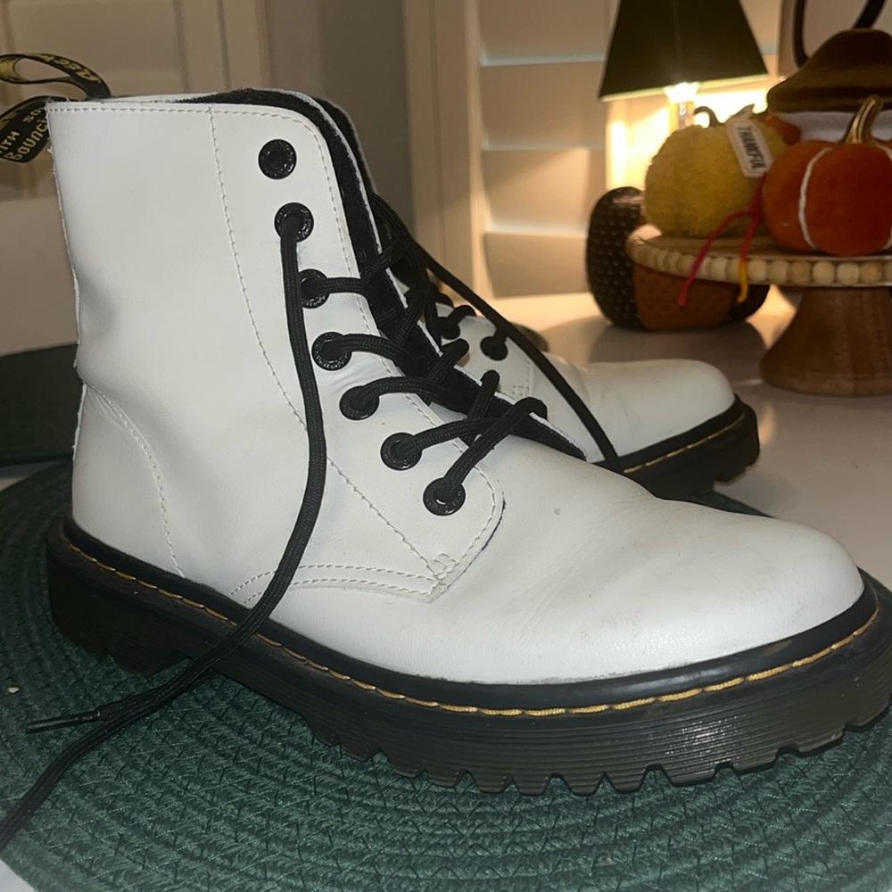 White doc us womens 8